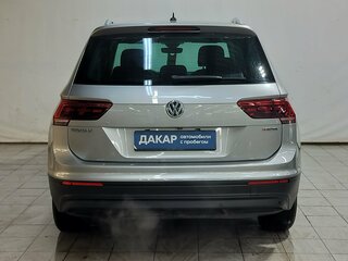 2018 Volkswagen Tiguan II, серебристый, 2450000 рублей, вид 5