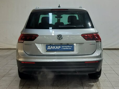 2018 Volkswagen Tiguan II, серебристый, 2390000 рублей, вид 5