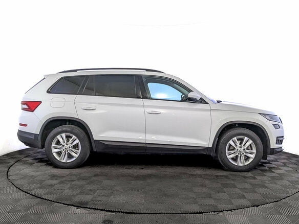 2021 Skoda Kodiaq I, белый, 2590000 рублей - вид 3