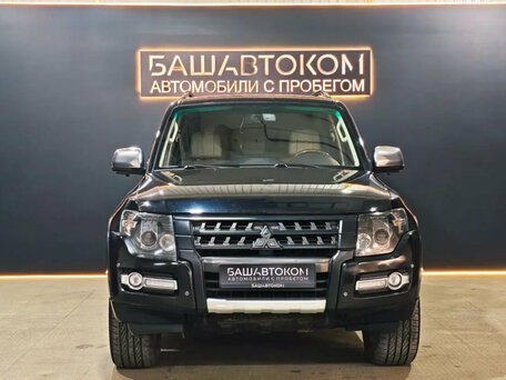 2017 Mitsubishi Pajero IV Рестайлинг 2, чёрный, 2565000 рублей, вид 2