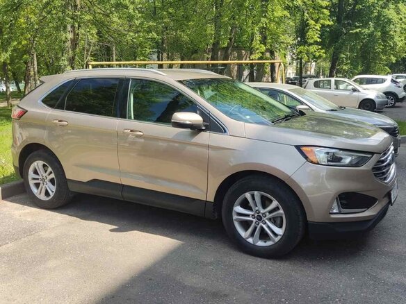 2020 Ford Edge II Рестайлинг, золотистый, 1570000 рублей - вид 3