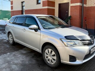 2013 Toyota Corolla Fielder XI (E160, E170, E180), серебристый, 900000 рублей, вид 1
