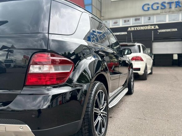 2008 Mercedes-Benz M-Класс 500 II (W164) Рестайлинг, чёрный, 1999000 рублей - вид 6