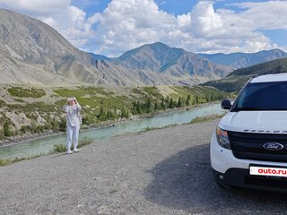 2015 Ford Explorer Sport V, белый, 2700000 рублей, вид 3