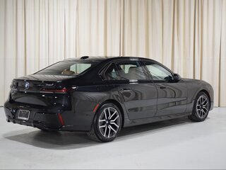 2025 BMW 7 серии 740i xDrive VII (G70), чёрный, 10893315 рублей, вид 5