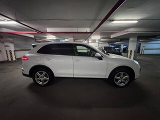 2015 Porsche Cayenne II Рестайлинг (958), белый, 3640000 рублей, вид 5