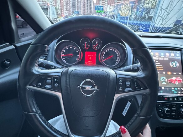 2012 Opel Astra GTC J Рестайлинг, красный, 920000 рублей - вид 12