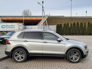 2017 Volkswagen Tiguan II, серебристый, 3250000 рублей, вид 5