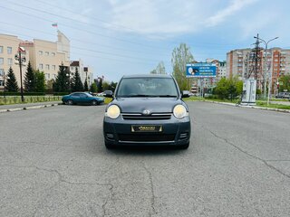 2010 Toyota Sienta I Рестайлинг 1, серый, 719000 рублей, вид 3
