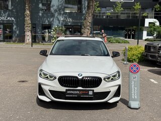 2022 BMW 1 серии 120i III (F52) Рестайлинг, белый, 2090000 рублей, вид 2