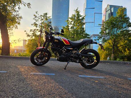 2025 Royal Enfield Guerrilla 450, чёрный, 455000 рублей, вид 5