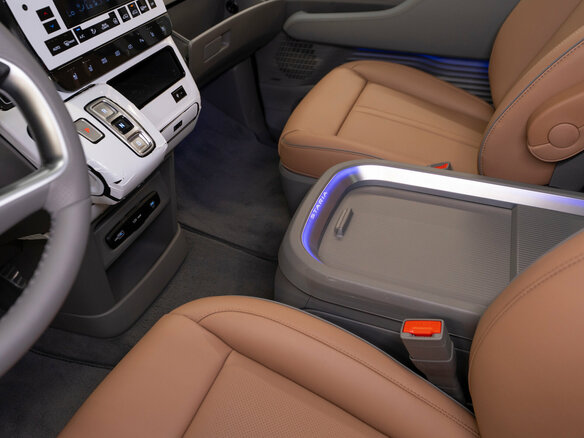 2025 Hyundai Staria I, белый - вид 18