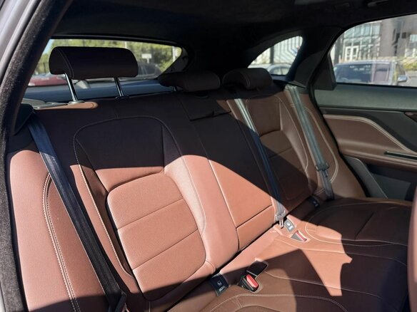 2017 Jaguar F-Pace I, белый, 3599000 рублей - вид 10