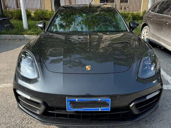2023 Porsche Panamera 4 Sport Turismo II Рестайлинг, чёрный - вид 1