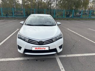 2013 Toyota Corolla XI (E160, E170, E180), белый, 1050000 рублей, вид 2