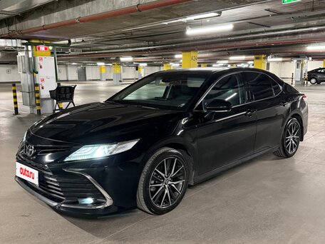 2021 Toyota Camry VIII (XV70) Рестайлинг, чёрный, 3800000 рублей, вид 1