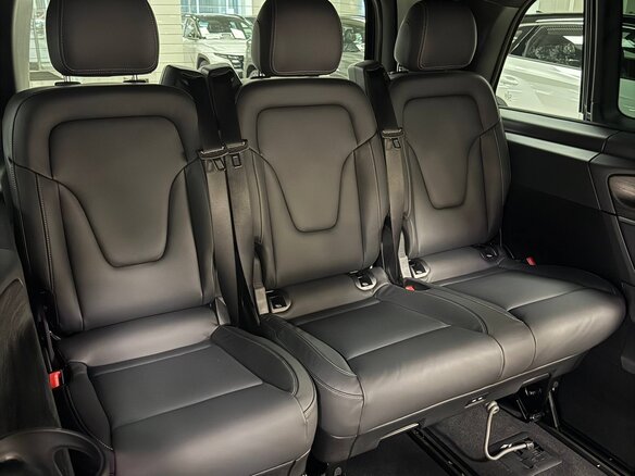 2026 Mercedes-Benz V-Класс 300 d экстра длинный III (W447) Рестайлинг 2, чёрный - вид 13