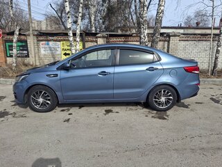 2015 Kia Rio III Рестайлинг, голубой, 550000 рублей, вид 4