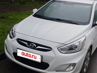 2013 Hyundai Solaris I, белый, 890000 рублей, вид 2