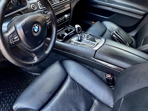 2011 BMW 7 серии 730d V (F01/F02/F04), чёрный, 1700000 рублей - вид 7
