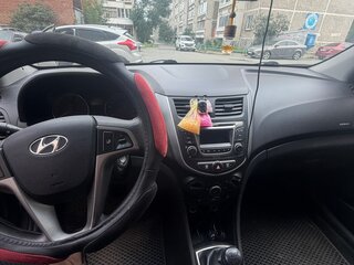 2015 Hyundai Solaris I Рестайлинг, серый, 720000 рублей, вид 2