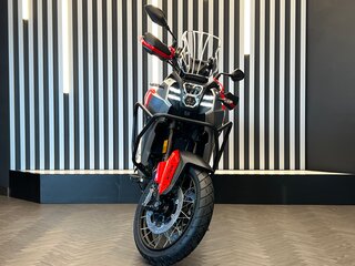 2026 QJMotor SVT 650 X, красный, 729000 рублей, вид 2