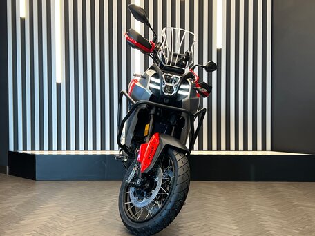 2026 QJMotor SVT 650 X, красный, 729000 рублей, вид 2
