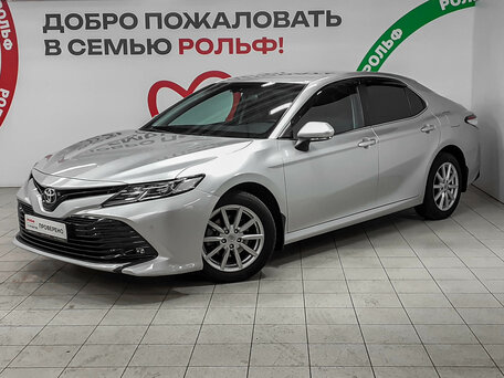 Toyota Camry VIII (XV70)