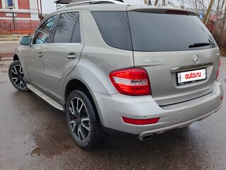 2009 Mercedes-Benz M-Класс 500 II (W164) Рестайлинг, серый, 1550000 рублей, вид 5