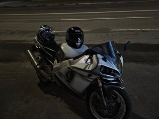 Yamaha YZF750