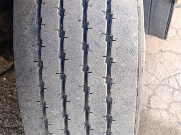 2001 Volvo FH, красный, 3000000 рублей - вид 2