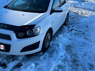 2013 Chevrolet Aveo II, белый, 600000 рублей, вид 3