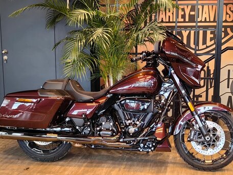 2024 Harley-Davidson CVO Street Glide, пурпурный, 4950000 рублей, вид 2