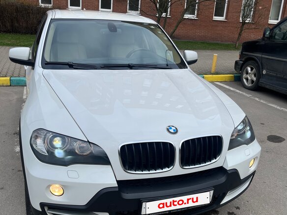 2010 BMW X5 30i II (E70), белый, 1550000 рублей - вид 2