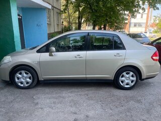 2010 Nissan Tiida I Рестайлинг, коричневый, 750000 рублей, вид 4