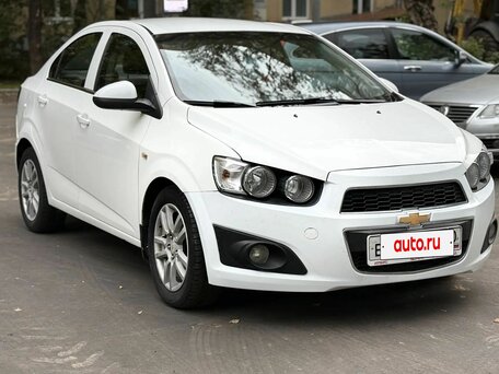 2012 Chevrolet Aveo II, белый, 375000 рублей, вид 1