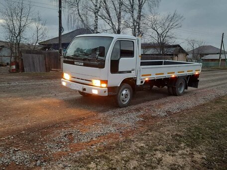 1992 Nissan Atlas, серый, 1800000 рублей, вид 2
