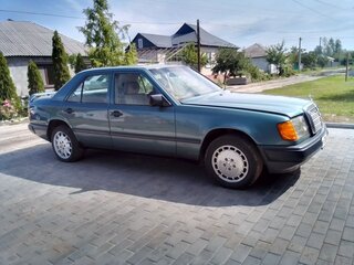 1988 Mercedes-Benz W124 230, зелёный, 850000 рублей, вид 1