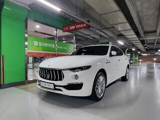 2022 Maserati Levante GT Hybrid I Рестайлинг, белый, 6000000 рублей, вид 1