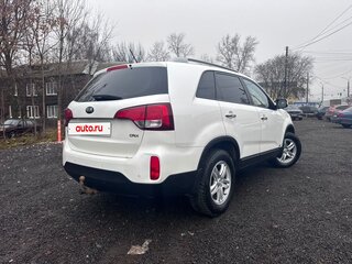 2014 Kia Sorento II Рестайлинг, белый, 1900000 рублей, вид 4