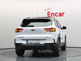 2022 Chevrolet TrailBlazer III, белый, 1673000 рублей, вид 3