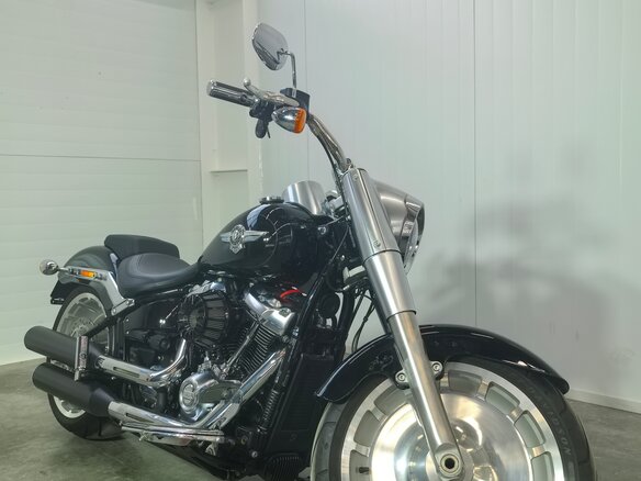 2018 Harley-Davidson Fat Boy, чёрный, 1759000 рублей - вид 1