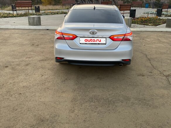 2020 Toyota Camry VIII (XV70), серый, 2999999 рублей - вид 2