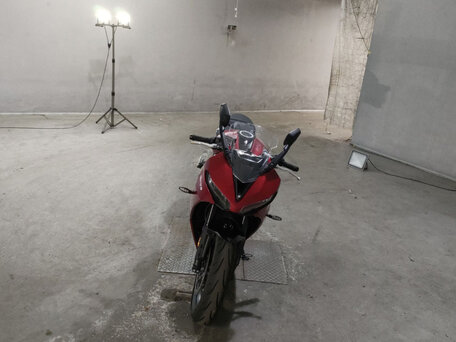2024 Triumph Daytona 660, красный, 850000 рублей, вид 2
