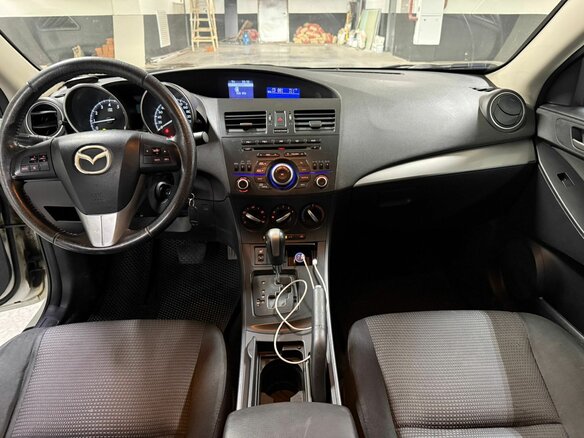 2011 Mazda 3 II (BL) Рестайлинг, белый, 699000 рублей - вид 9