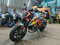 2021 KTM 1290 Super Duke R, серебристый, 1490000 рублей - вид 1