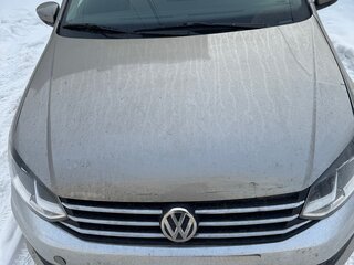 2018 Volkswagen Polo V Рестайлинг, серебристый, 1350000 рублей, вид 2
