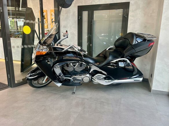 2009 Victory Vision Tour, чёрный, 900000 рублей - вид 2