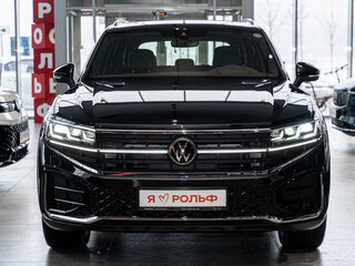 2025 Volkswagen Touareg III Рестайлинг, чёрный, 12700000 рублей, вид 2