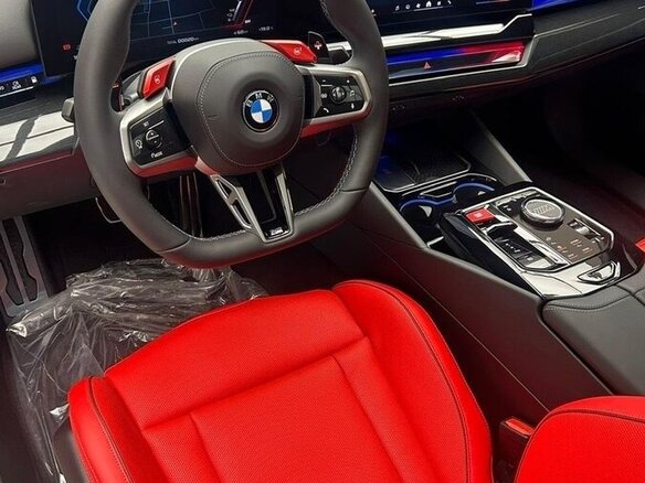 2025 BMW M5 VII (G90), чёрный, 23000000 рублей - вид 3